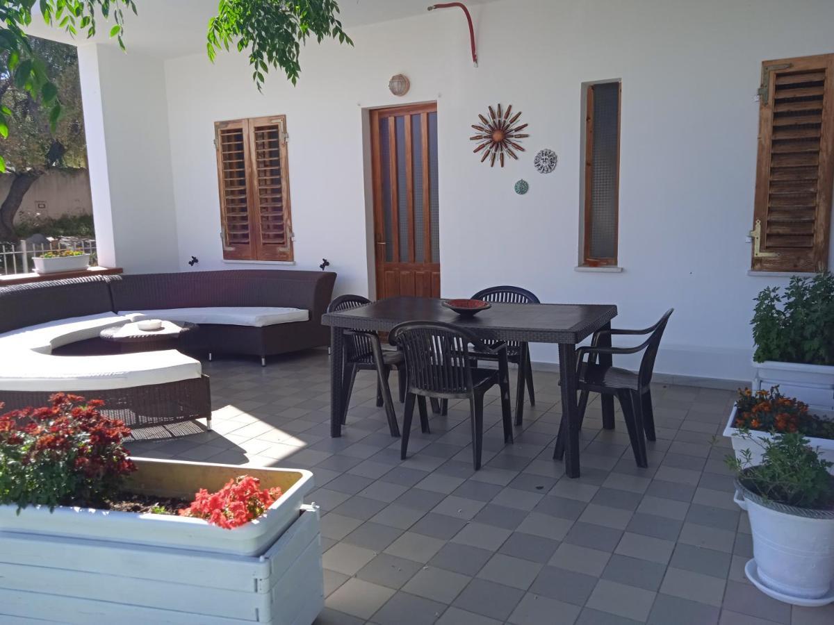 Guest House Oleandro Santa Maria Navarrese Exterior photo