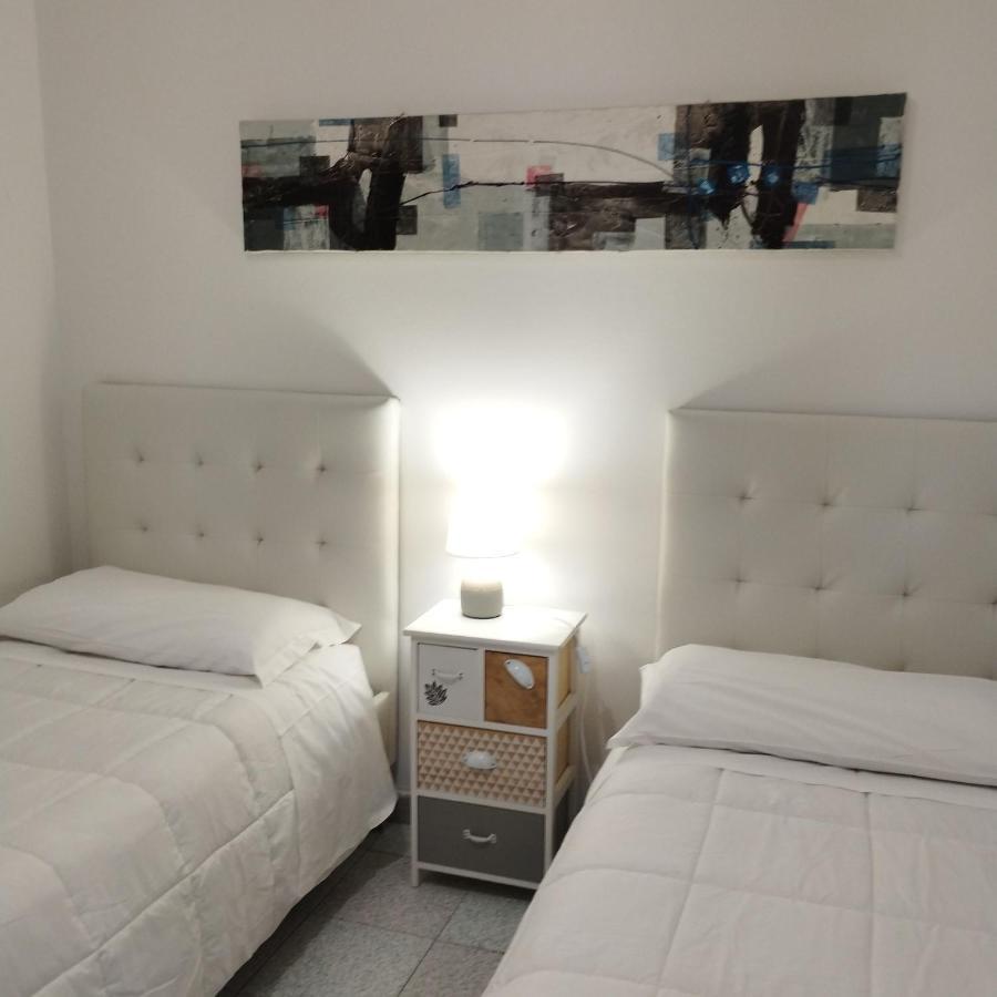 Guest House Oleandro Santa Maria Navarrese Exterior photo