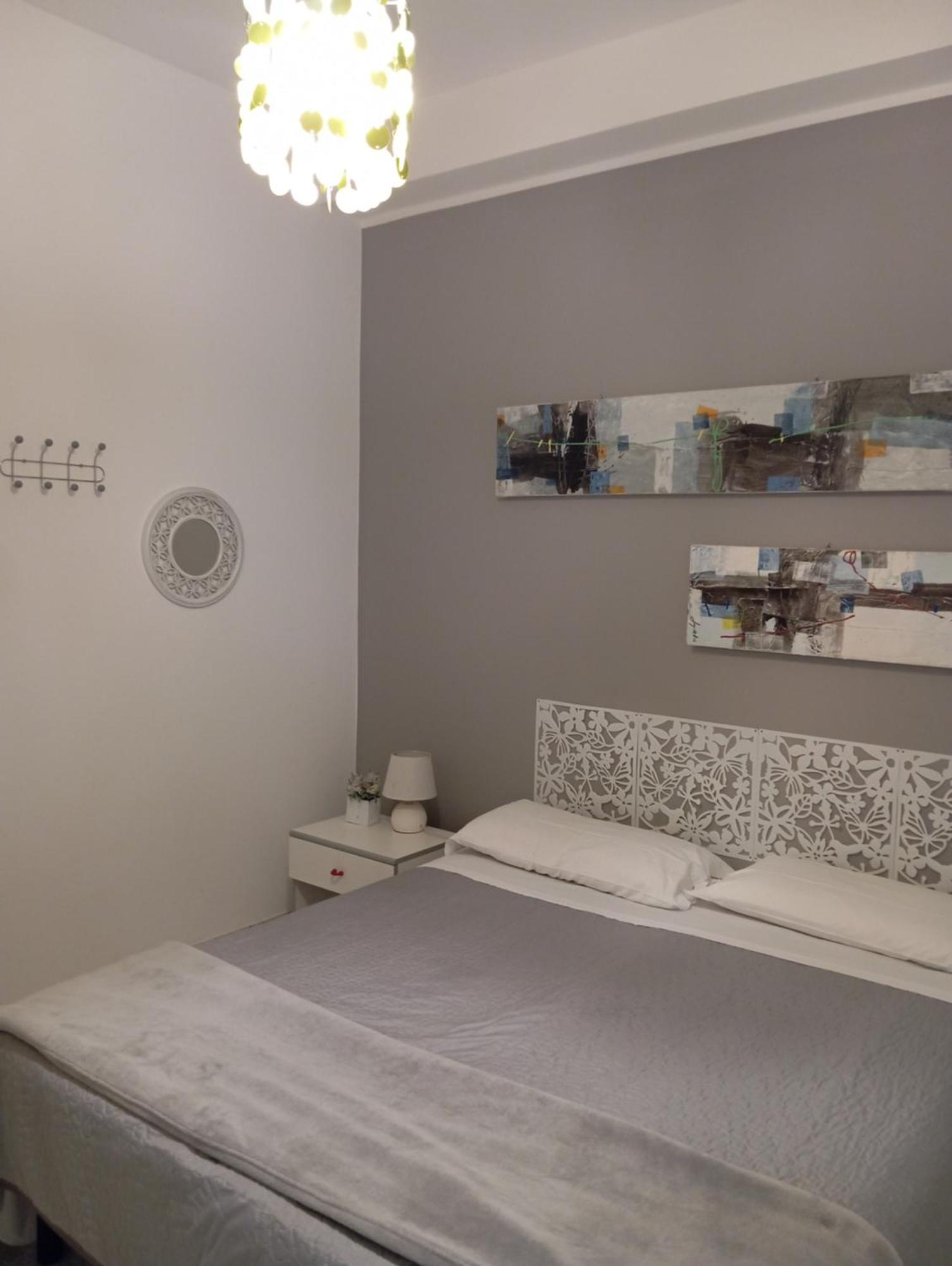 Guest House Oleandro Santa Maria Navarrese Exterior photo